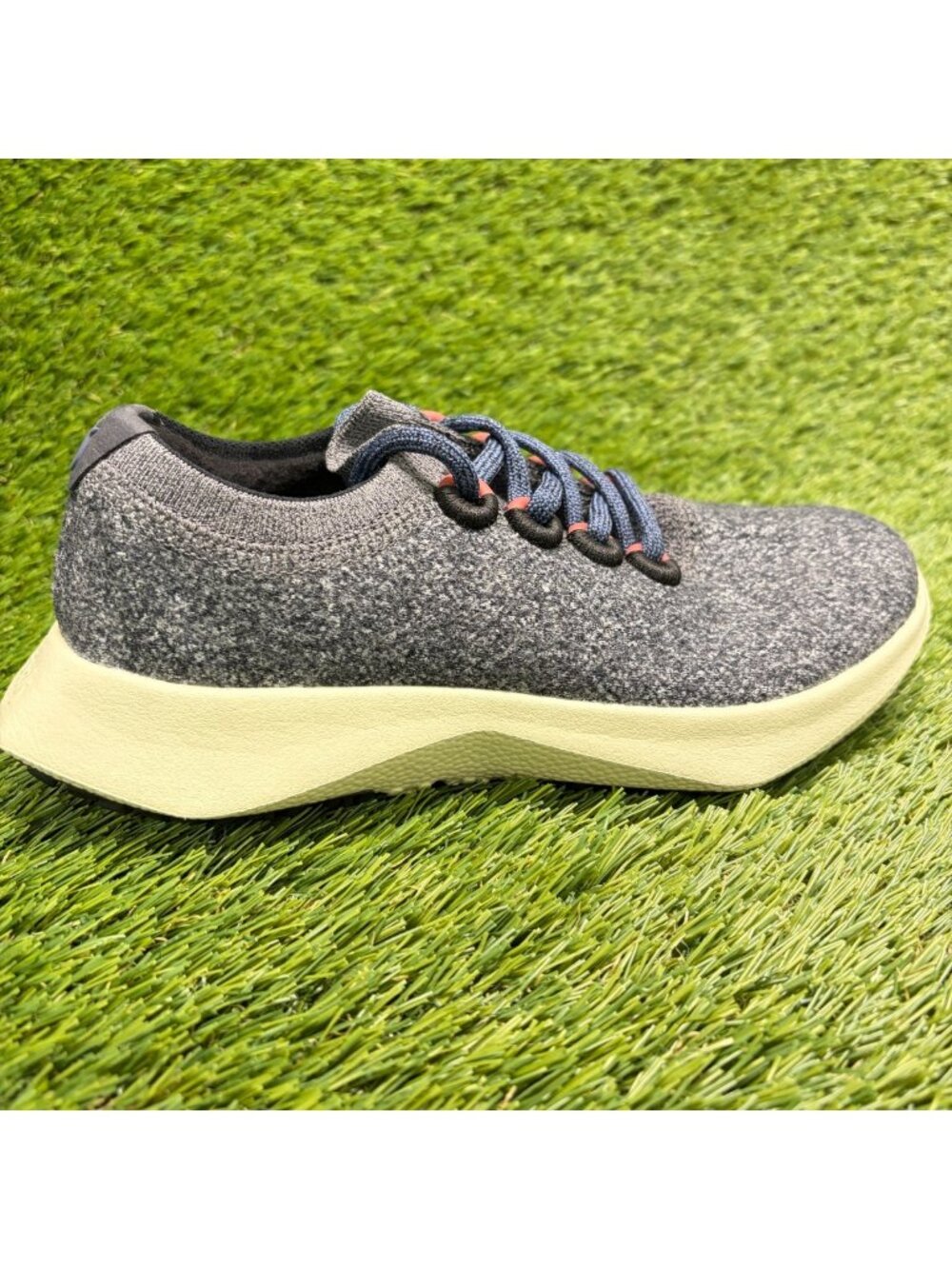 Allbirds Wool Dasher 2 Womens Size 6 Gray White Athletic Running Shoes Sneakers